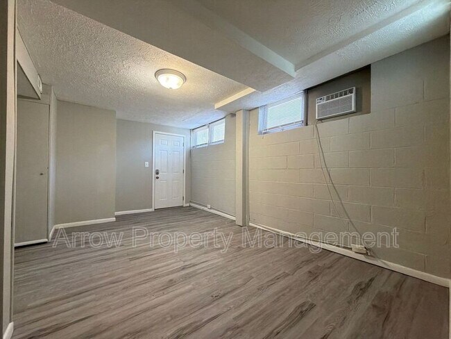 Building Photo - 2049 Worthington Ave