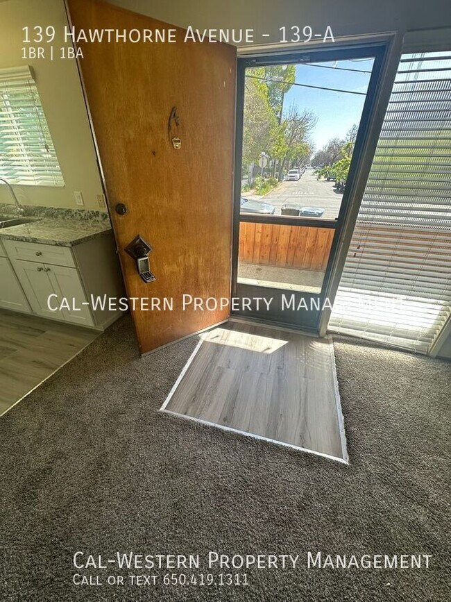 Building Photo - 139 Hawthorne Ave