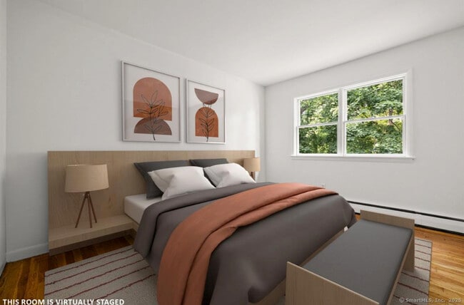 Building Photo - 412 Main St