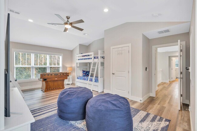 Building Photo - 36 Firethorn Ln
