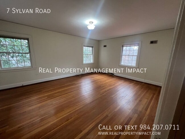 Building Photo - 7 Sylvan Rd