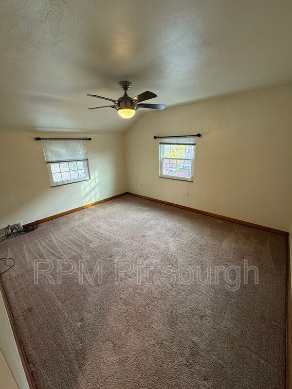 Building Photo - 2108 Lucina Ave