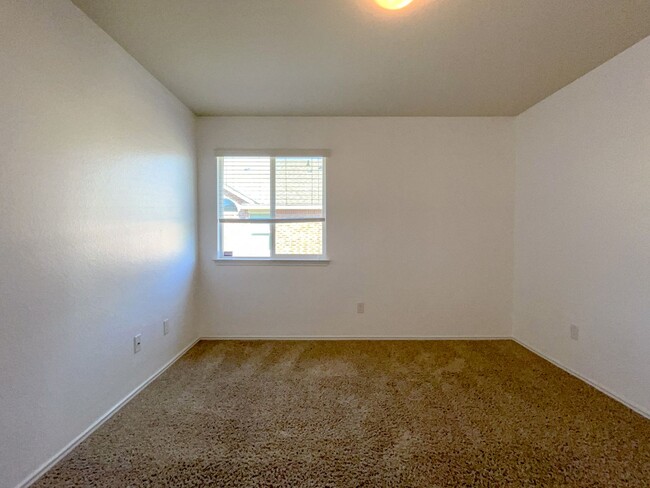 Building Photo - Available NOW!!!! This charming 1 story, 4...