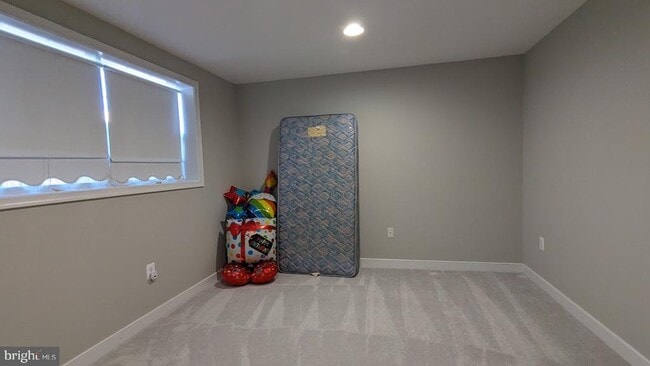 Building Photo - 12950 Tonka Ct