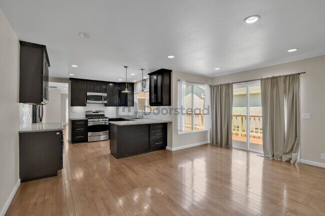 Building Photo - 1492 Via Cancion