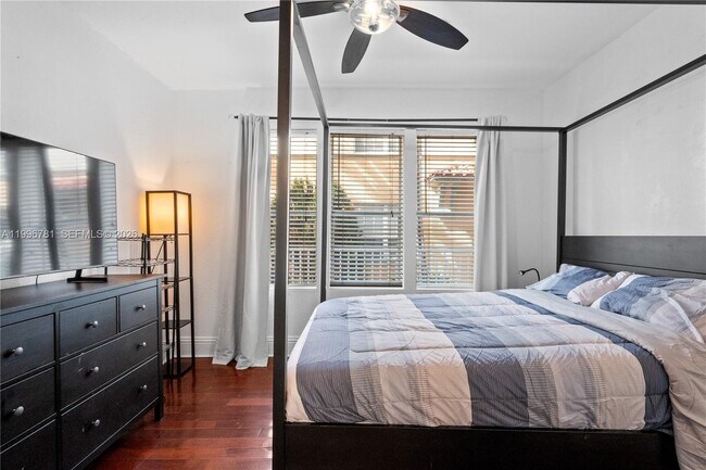 Building Photo - 1027 Pennsylvania Ave