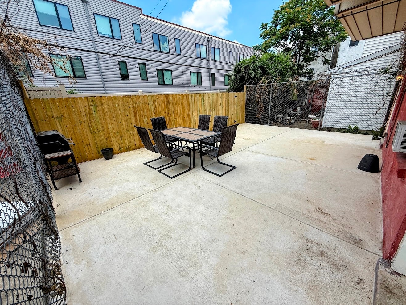 Apt 1 - Backyard comes with Furniture, Grill. Firepit - 2148 N Carlisle St