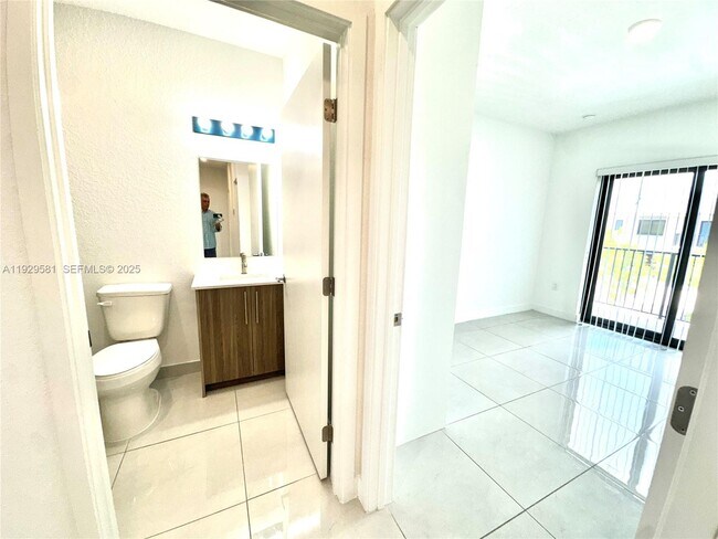 Building Photo - 1163 NW 2nd St