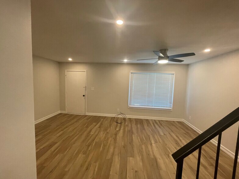 Living room2 - 225 N Standage