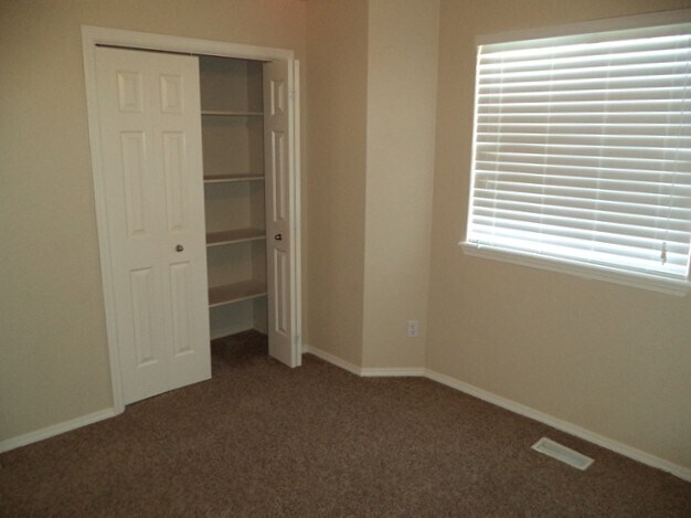 Building Photo - 2344 N Ayrshire Pl