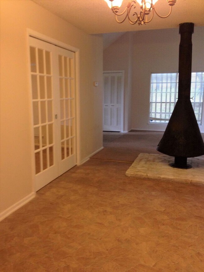 Building Photo - 4002 Glenrock Dr