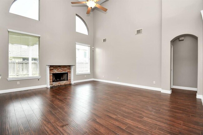 Building Photo - 8522 Chancellorsville Ln