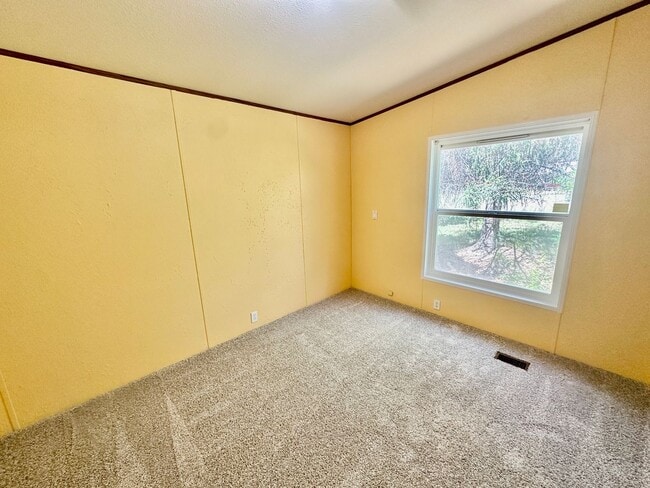 Building Photo - Suncrest Rental