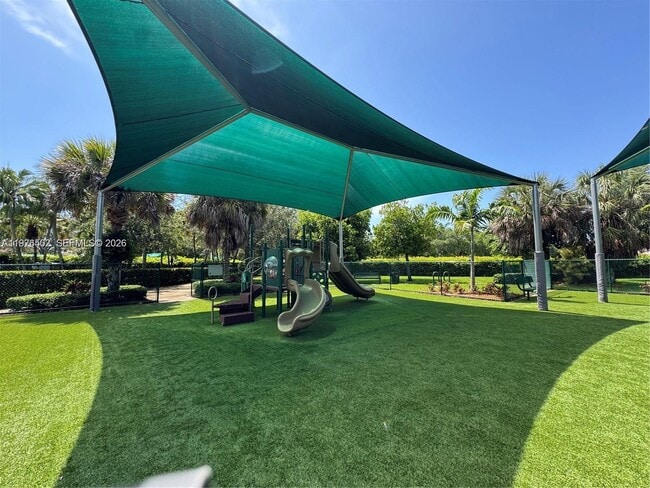 Building Photo - 922 Falling Water Rd