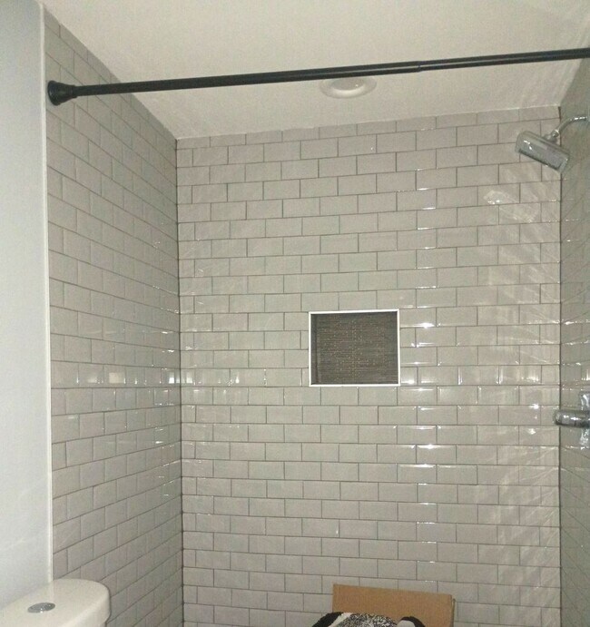 Building Photo - Stunning 4-Bedroom Townhome in Grays Ferry! Available NOW!