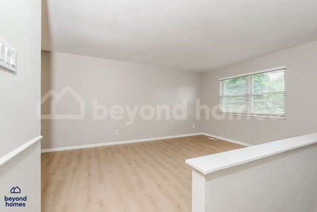 Building Photo - Stunning 4 Bedroom 2 Bathroom Home - Ready...