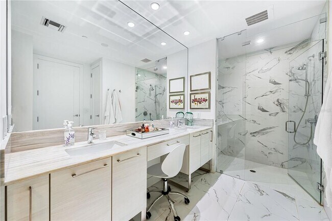 Building Photo - 1155 N Gulfstream Ave