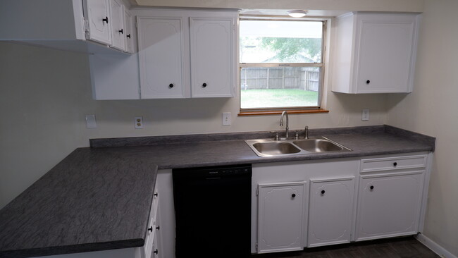 Kitchen - 7143 Triola Ln