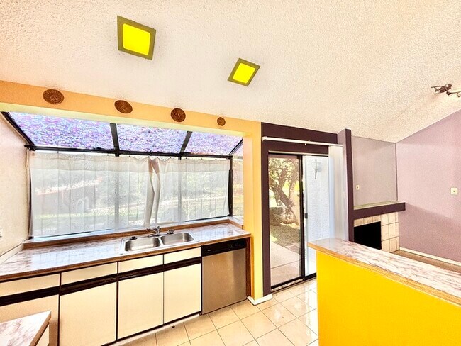 Building Photo - 503 Ranch Trail