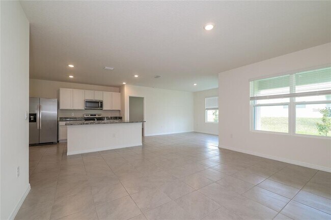 Building Photo - 15 Hickory Course Way