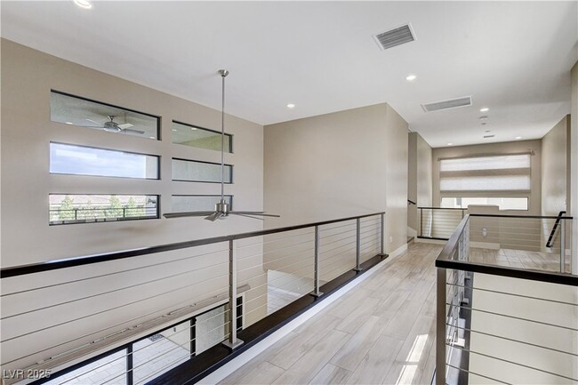 Building Photo - 64 Grey Feather Dr