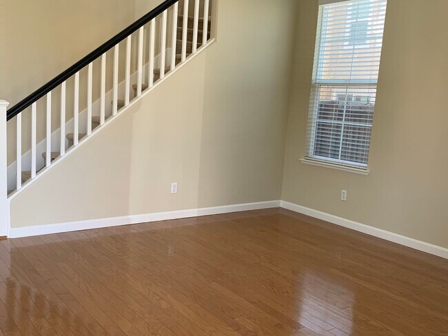 Building Photo - Stunning 4 bed/2.5 bath home in San Ramon