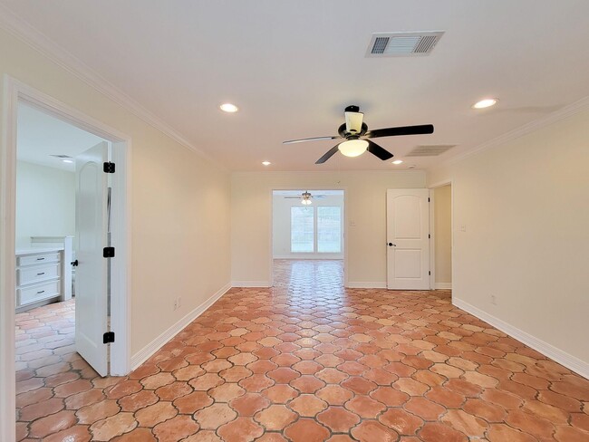 Building Photo - 18603 Point Lookout Dr