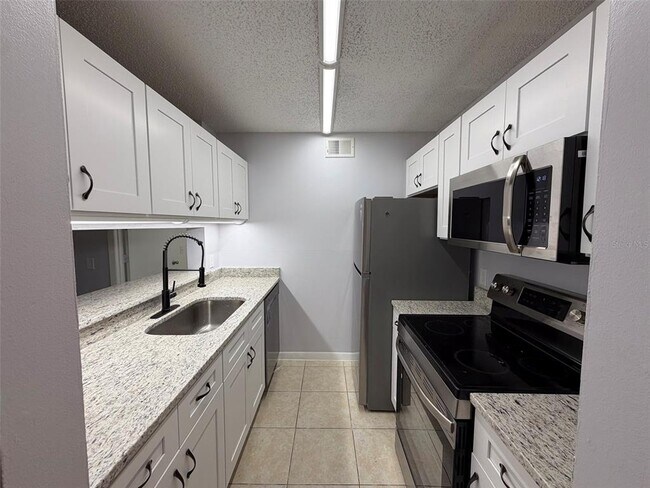 Building Photo - 3921 SW 34th St