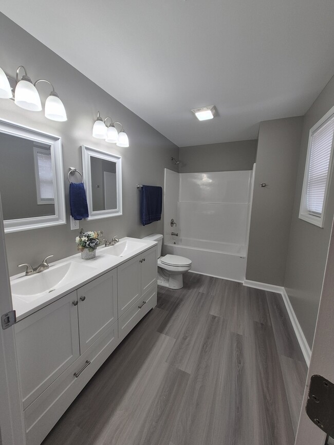 Building Photo - 151 Charlotte Cir