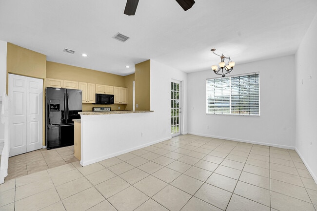Building Photo - 1213 Lucaya Dr