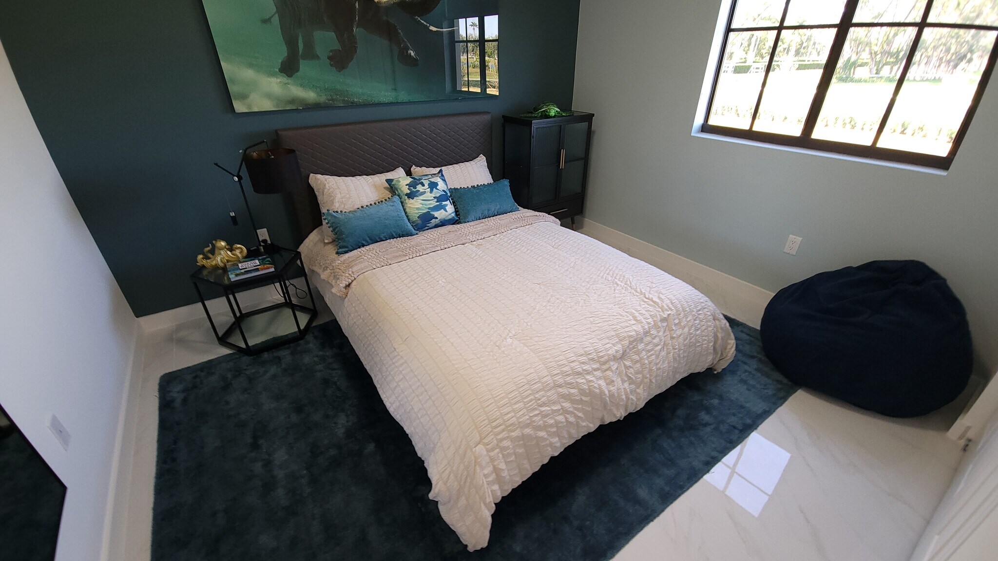 Building Photo - 923 E 28th St