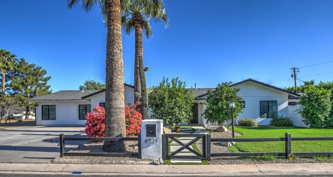 Building Photo - 6929 E Mariposa Dr