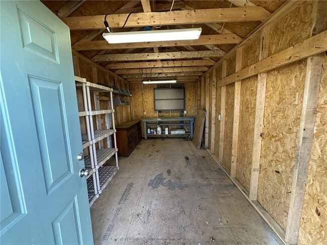 Building Photo - 1004 SE 4th St