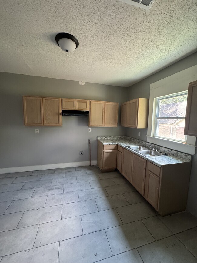 Building Photo - 444 Honduras Dr