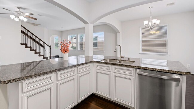 Building Photo - 8403 Columbia Forest Dr