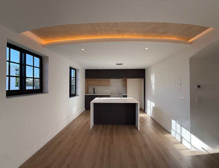 Building Photo - 1716 SW 11th St