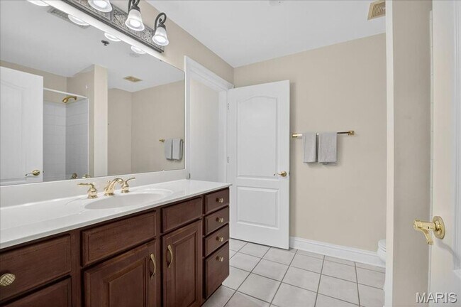 Building Photo - 500 North and South Rd