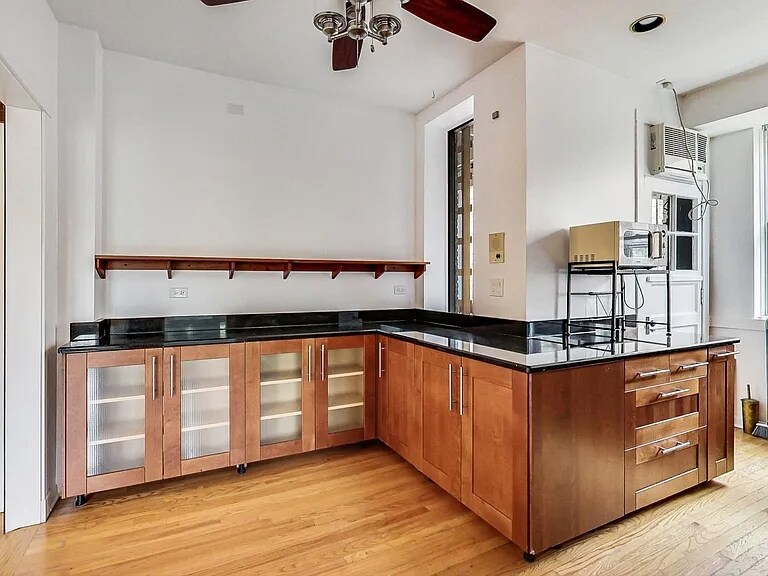 Building Photo - 5600 S Blackstone Ave