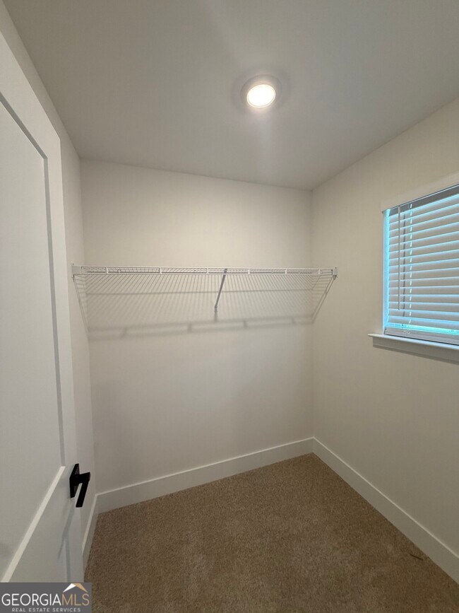 Building Photo - 213 Laney Dr