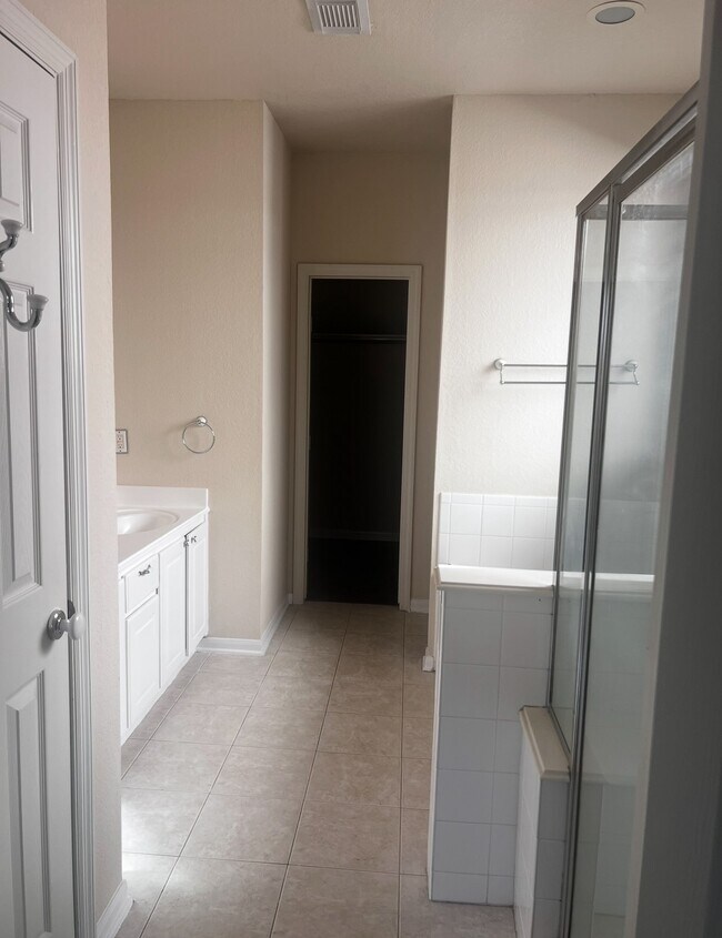 Building Photo - 8411 Spotslyvania Ln