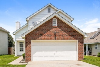 Building Photo - 909 Bexhill Ct S