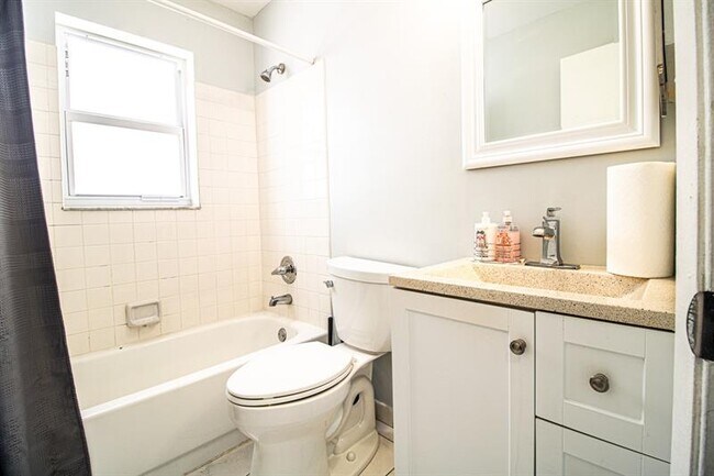 Building Photo - 6415 Amberjack Terrace