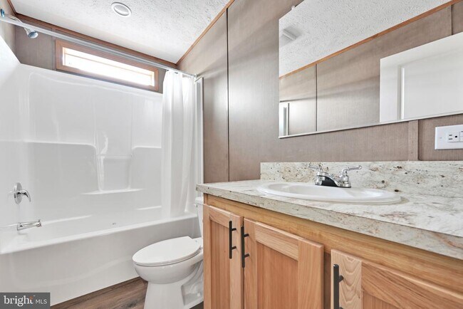 Building Photo - 2106 Scull St