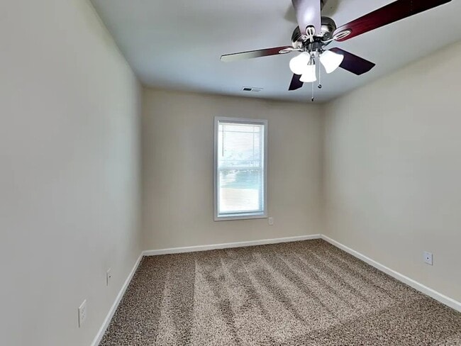 Building Photo - 425 McCarthy Dr