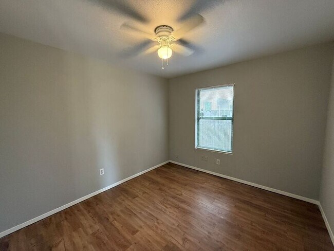 Building Photo - 609 Trout St