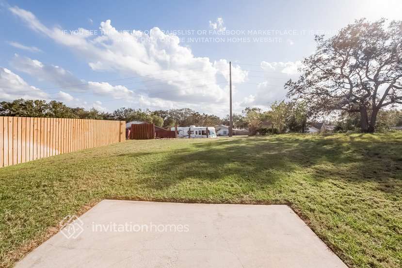 Building Photo - 336 Royal Ridge Dr