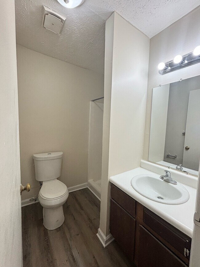 Building Photo - 1123 Southwood Dr