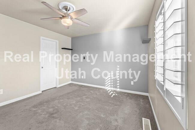Building Photo - Pleasant Grove Townhome