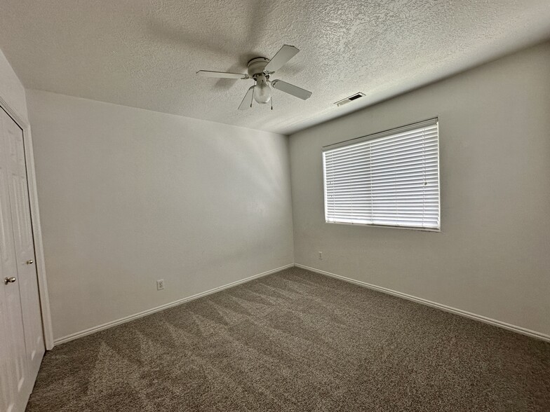 Building Photo - 1063 S 430 E