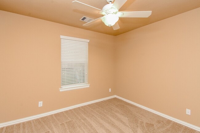 Building Photo - 26923 Glacier Creek Dr